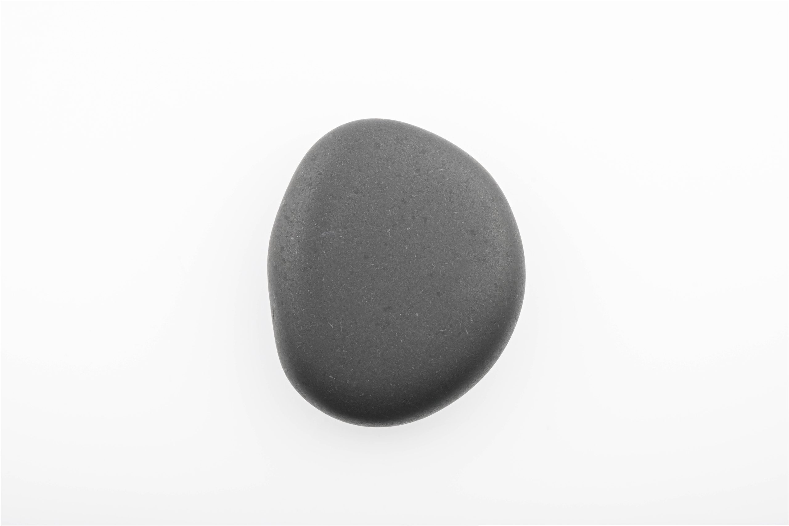 BAS-1-BASALT-PALM-STONE-BLACK-POLISHED-FRONT-BAREFOOT-NATIVE.jpg BASALT MEDIUM POLISHED PALMSTONES FROM BRAZIL - Image 1
