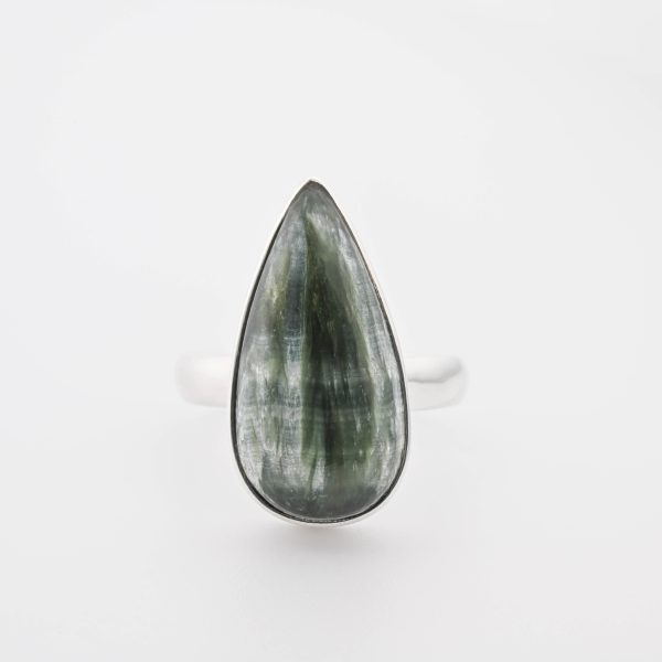 SERAPHINITE (RUSSIA) LARGE POLISHED PEAR STONE ON 0.925 STERLING SILVER RING SIZE - 6.25